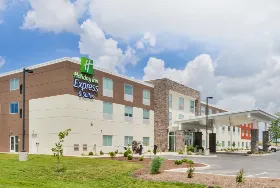 Photograph of Holiday Inn Express & Suites, Salem