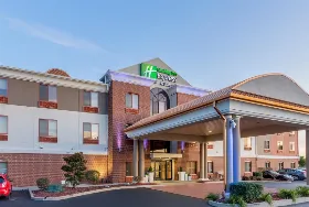 Photograph of Holiday Inn Express, Shiloh