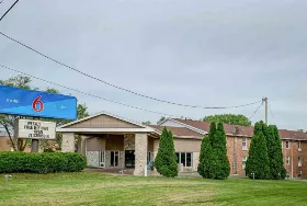 Photograph of Motel 6, Rockford