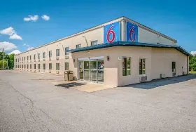 Photograph of Motel 6, Peoria
