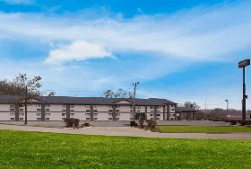 Photograph of Red Lion Inn & Suites Caseyville, Caseyville