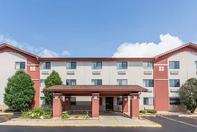 Photograph of Super 8, Saint Charles