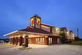 Photograph of Super 8, Salem