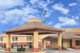 Photograph of Days Inn, Casey