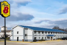 Photograph of Super 8, Danville