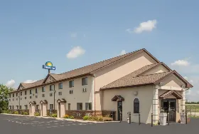 Photograph of Days Inn, Le Roy