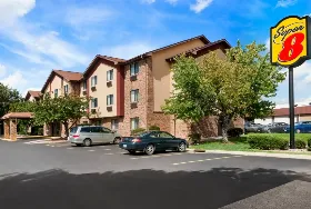 Photograph of Super 8, East Peoria