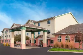 Photograph of Baymont by Wyndham, Galesburg