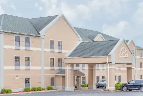 Photograph of Super 8 by Wyndham Freeport, Freeport