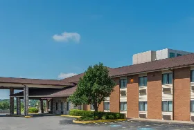 Photograph of Baymont by Wyndham, Metropolis