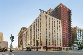 Photograph of Travelodge, Chicago