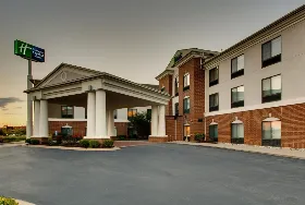 Photograph of Holiday Inn Express, Morris