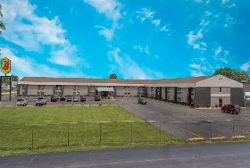 Photograph of Super 8, South Holland