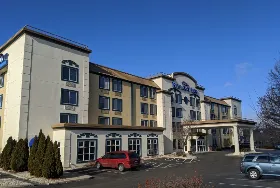 Photograph of Baymont by Wyndham, Rockford