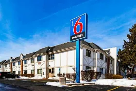 Photograph of Motel 6, Palatine