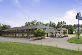 Photograph of Days Inn, Cloverdale