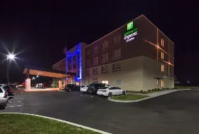 Photograph of Holiday Inn Express, Whitestown