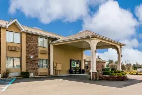 Photograph of Quality Inn, Batesville