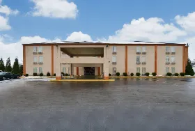 Photograph of Americas Best Value Inn, Evansville
