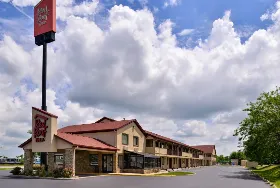 Photograph of Red Roof Inn, Greenwood