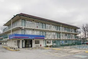Photograph of Red Carpet Inn, Clarksville