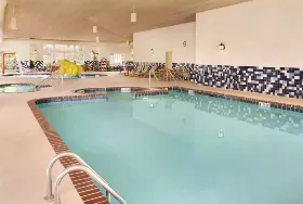 Photograph of Country Inn & Suites, Portage