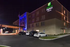 Photograph of Holiday Inn Express, Whitestown