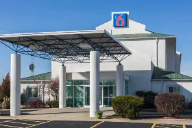Photograph of Motel 6, Dale