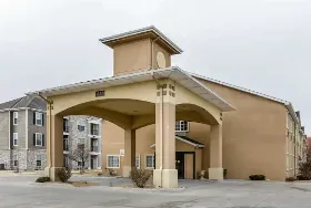 Photograph of Super 8, Great Bend