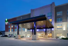 Photograph of Holiday Inn Express, Great Bend