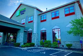 Photograph of Holiday Inn Express, Olathe