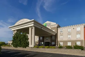 Photograph of Holiday Inn Express, Lawrence