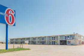 Photograph of Motel 6, Liberal
