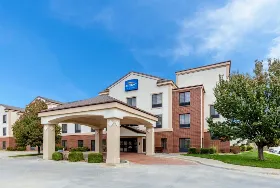 Photograph of Baymont by Wyndham, Pratt