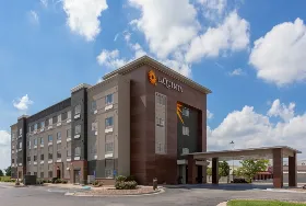 Photograph of La Quinta Inn & Suites, Wichita