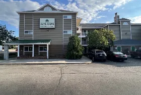 Photograph of HomeTowne Studios, Louisville