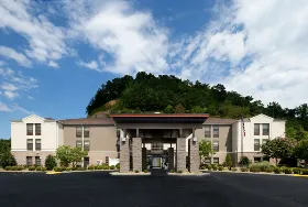 Photograph of Holiday Inn Express, Middlesboro