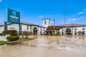Photograph of LQ Inn,