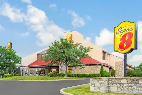 Photograph of Super 8, Fort Mitchell