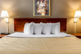 Photograph of Quality Inn, Lewisport