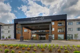 Photograph of Courtyard, Lexington