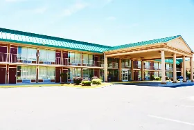 Photograph of Red Roof Inn & Suites, Cave City