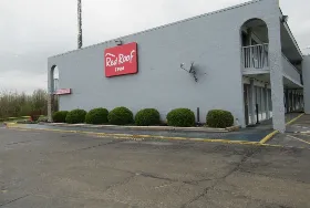 Photograph of Red Roof Inn, Walton