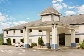 Photograph of Days Inn, West Liberty