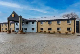 Photograph of Super 8, Eddyville