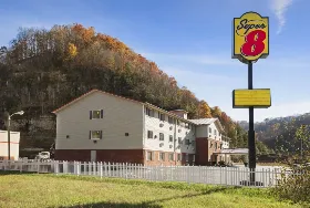 Photograph of Super 8, Prestonsburg