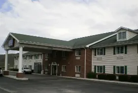 Photograph of Baymont by Wyndham, Mount Vernon