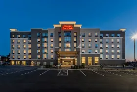 Photograph of Hampton Inn, Newport