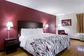 Photograph of Red Roof Inn, Carrollton