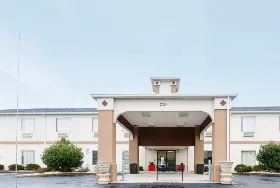 Photograph of Red Roof PLUS+, Danville